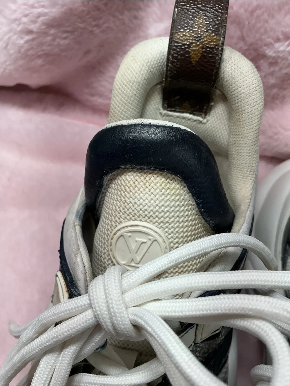 Louis Vuitton White and Black LV Logo Lace-Up Sneakers B13